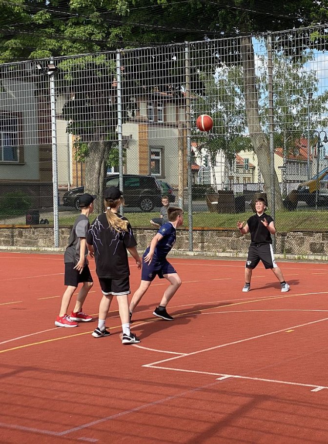 Heiligenstadt: Renovierung Sportplatz
